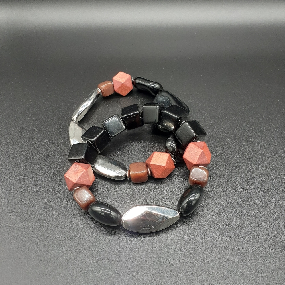 Ebony Silver & Coral Beaded Stretch Bracelet Set NWOT